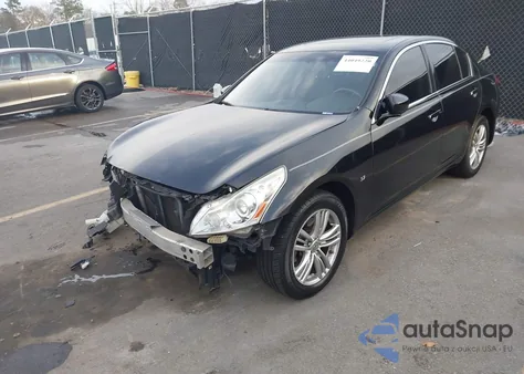 2015 Infiniti Q40 z USA, uszkodzony, nr VIN JN1CV6AR4FM521385